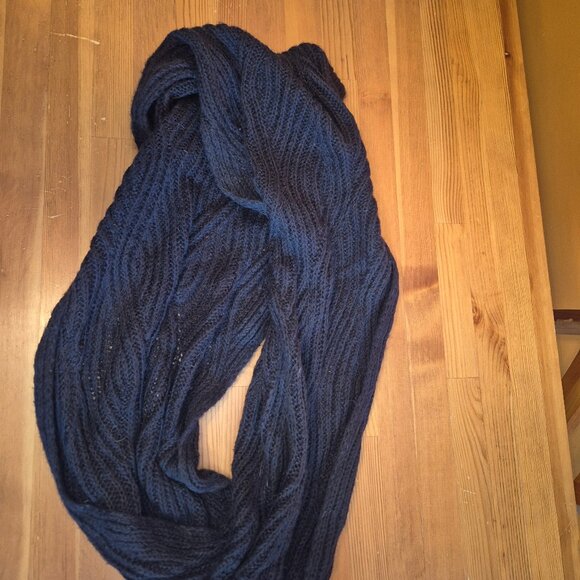 Winter black accessory kit scarf mittens hat tuque - Picture 7 of 13